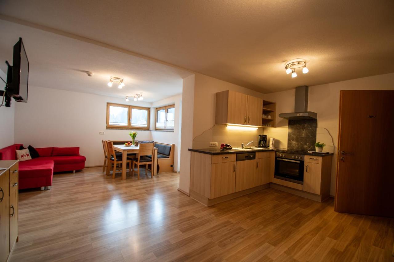 Haus Raggl Landeck Exterior foto