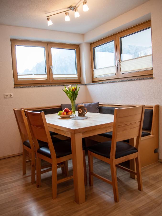 Haus Raggl Landeck Exterior foto
